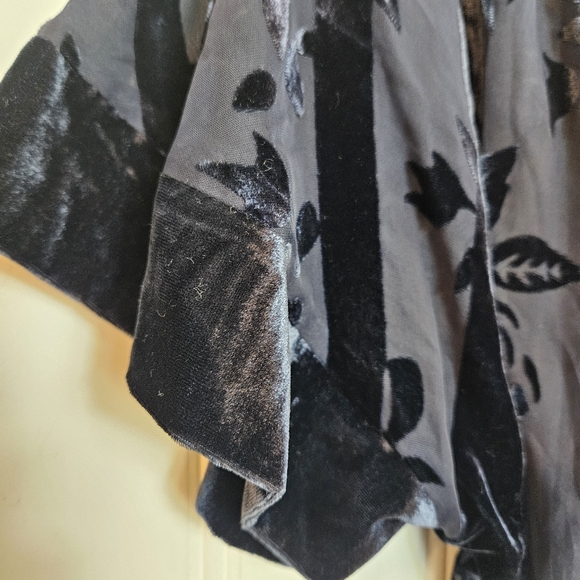 Pins & Needles Blue Velvet Burnout Sheer Fringe Kimono Open Front Womens M/L - Picture 5 of 13